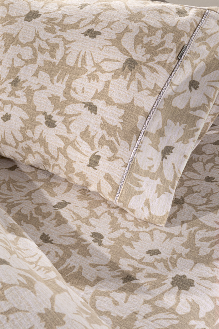 Guy Laroche Set me 2 sentonia mona 170X265 kai 1 maxilarothiki MARTIN ALMOND FLANNEL 