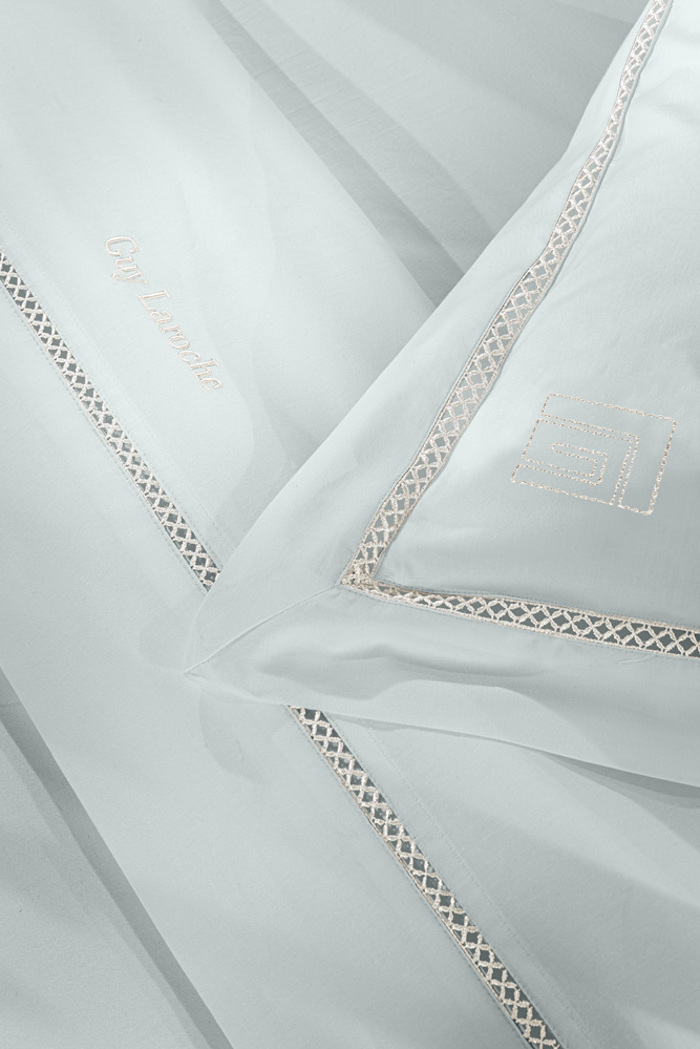 Guy Laroche Set Paplomatothiki Bambakosaten uperdipli me 2 Maxilarothikes BLEND MOONLIGHT 240X250